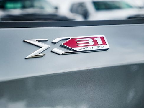 New 2026 GMC Sierra 1500 SLT image 8