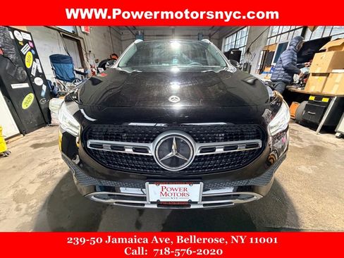 Used 2021 Mercedes-Benz GLA 250 4MATIC w/ Premium Package image 2