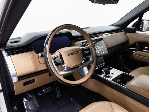 Used 2024 Land Rover Range Rover Autobiography image 8