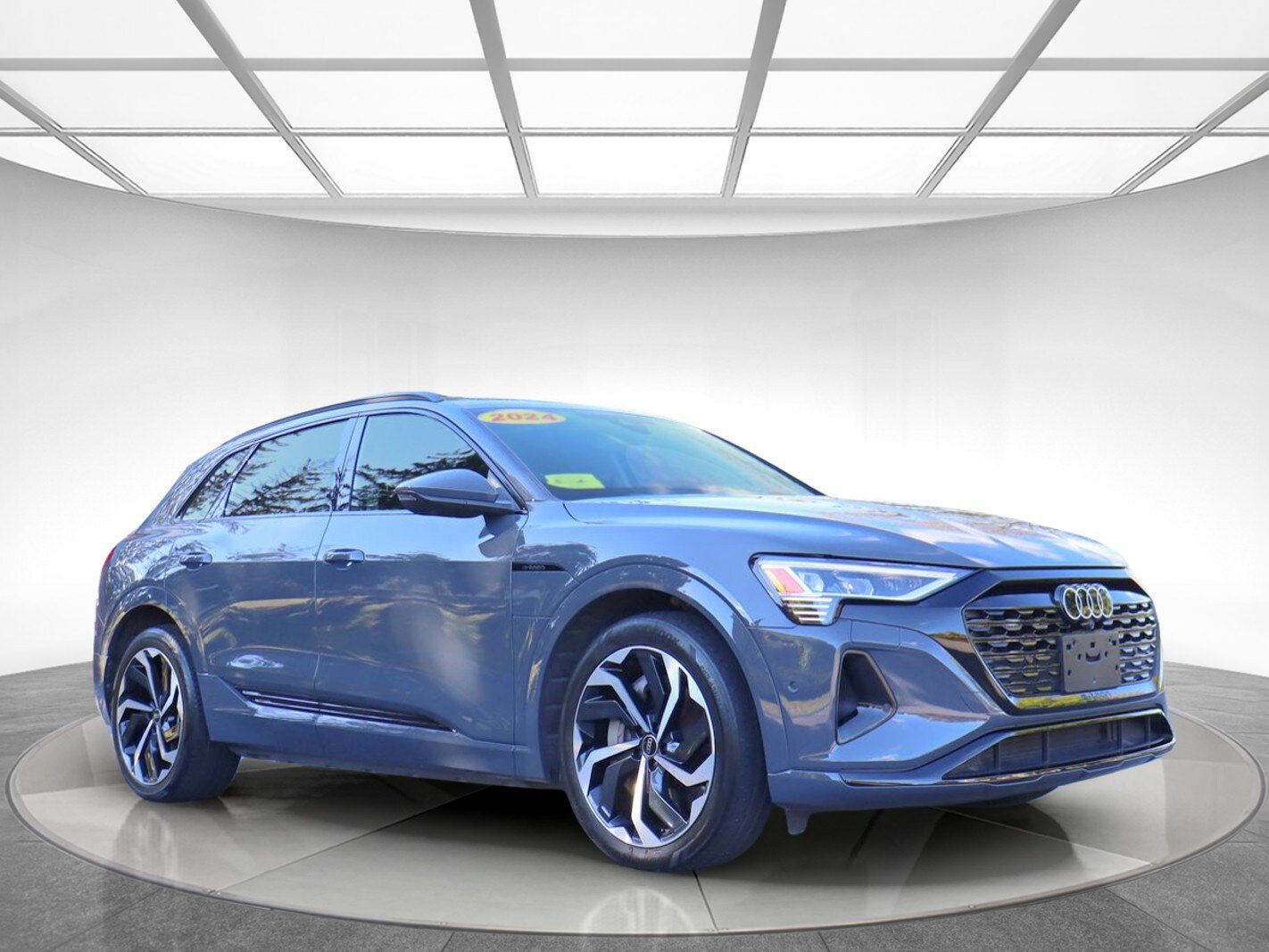 Used 2024 Audi Q8 e-tron Premium Plus AWD/4WD image 3