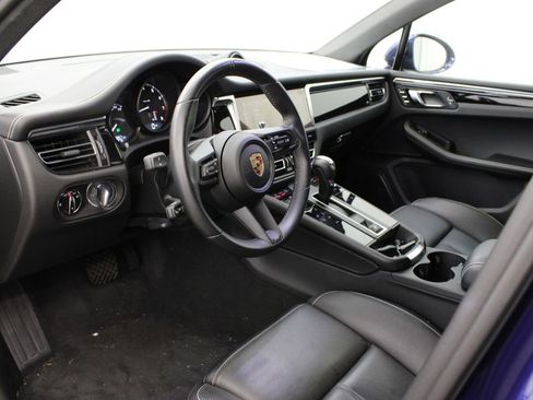 New 2024 Porsche Macan image 4