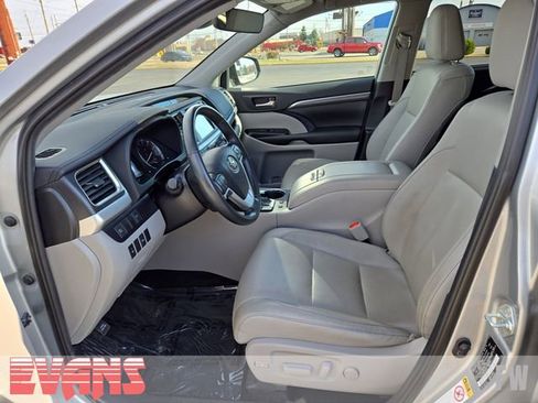 Used 2019 Toyota Highlander Limited image 19