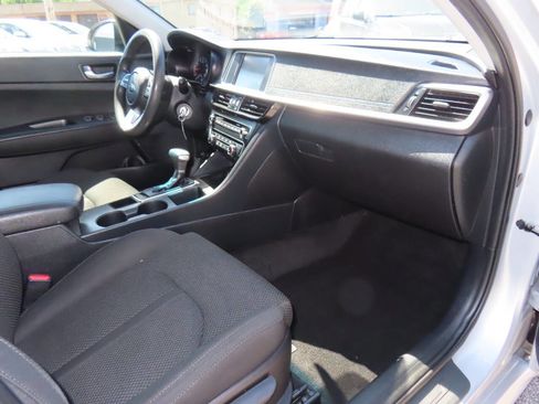 Used 2020 Kia Optima LX FWD image 16