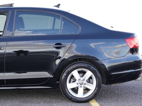 Used 2012 Volkswagen Jetta TDI FWD image 10
