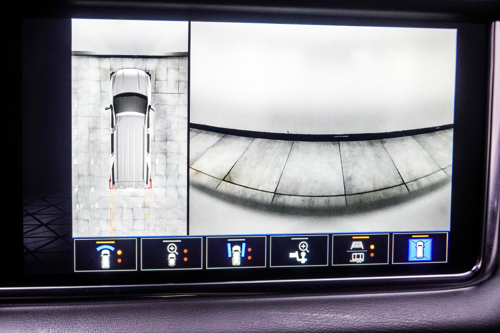 Used 2023 GMC Yukon Denali AWD/4WD image 29
