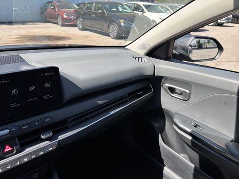 Used 2025 Kia K4 FWD image 33