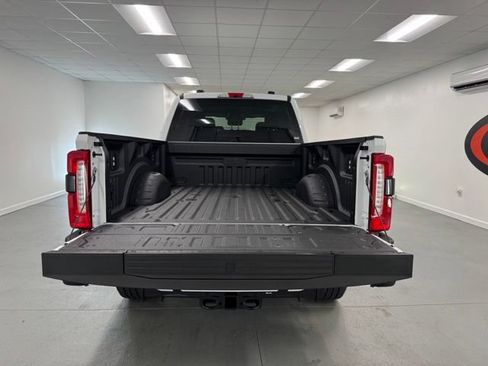 New 2026 Ford F250 Lariat w/ Black Appearance Package AWD/4WD image 7