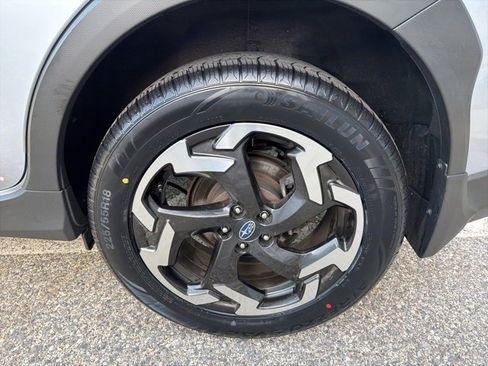 Used 2023 Subaru Crosstrek 2.5i Limited w/ Moonroof Package image 15