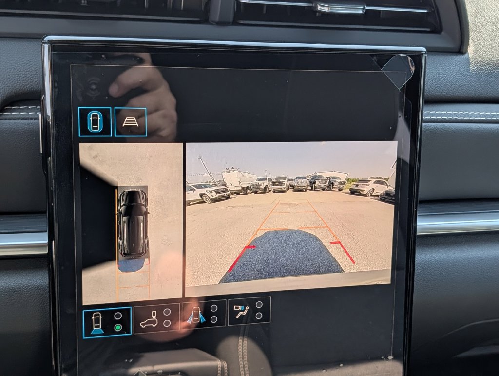 New 2027 GMC Terrain Elevation w/ Technology Package II FWD image 17