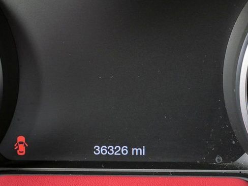 Certified 2022 Maserati Levante GT image 9