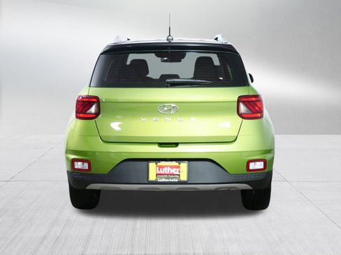 Used 2023 Hyundai Venue SEL image 6