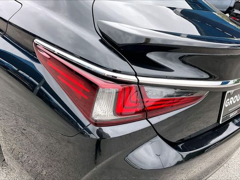 Used 2021 Lexus ES 350 w/ Premium Package image 28