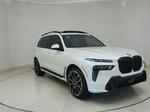 Used 2025 BMW X7 xDrive40i w/ M Sport Package image 68