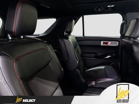 Used 2023 Ford Explorer ST-Line w/ Class IV Trailer Tow Package image 30