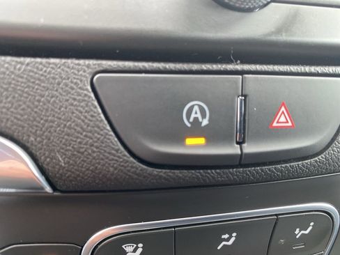 Used 2024 Chevrolet Equinox LT image 36