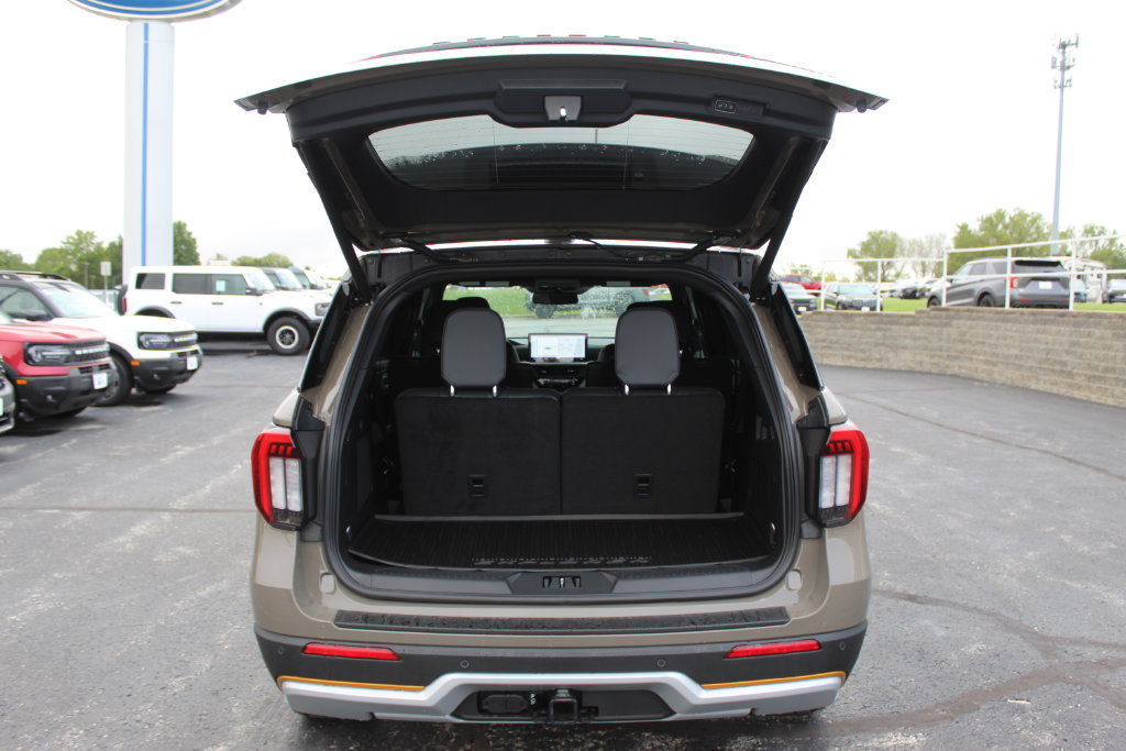 New 2027 Ford Explorer Tremor w/ Tremor Convenience Package AWD/4WD image 16