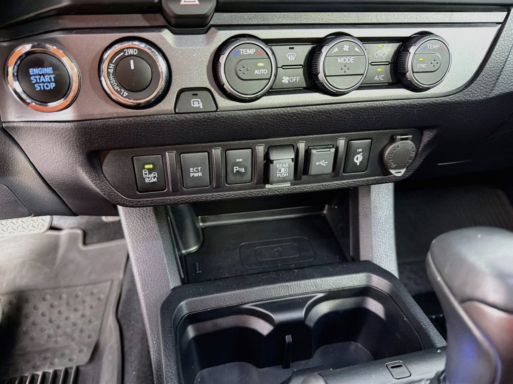 Used 2022 Toyota Tacoma TRD Sport w/ Technology Package AWD/4WD image 20