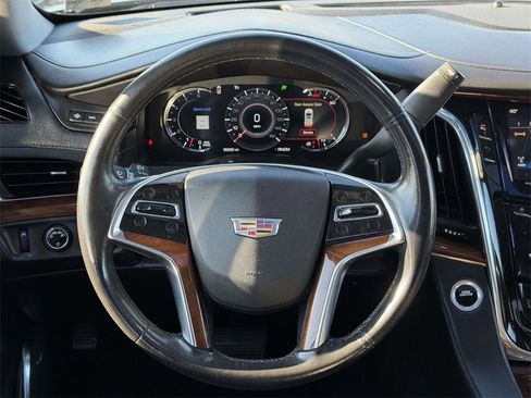 Used 2016 Cadillac Escalade Luxury image 21