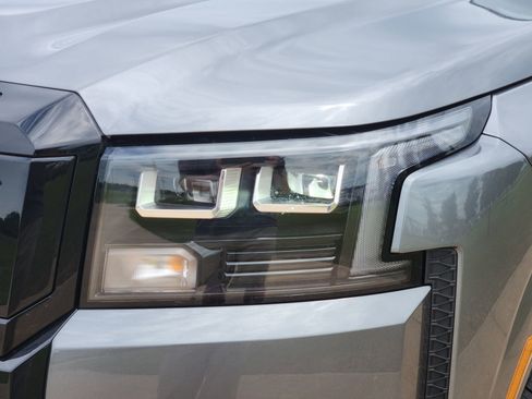 New 2026 Nissan Frontier SV AWD/4WD image 9