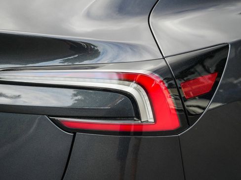 Used 2025 Tesla Model 3 Long Range RWD image 7