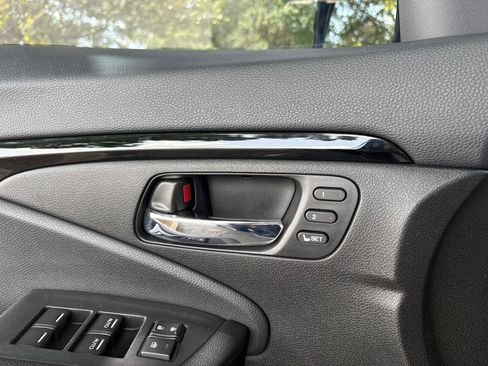 Used 2017 Honda Pilot Touring image 20