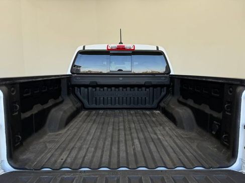 Used 2023 GMC Canyon Denali image 8