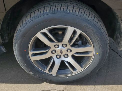 Used 2024 Ford Expedition Max Limited image 5