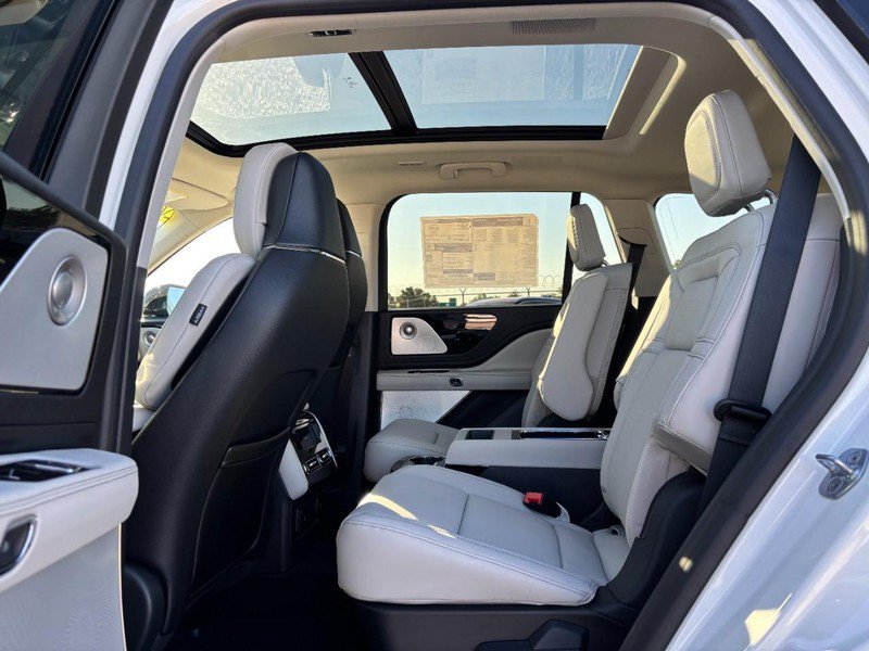 New 2027 Lincoln Aviator Reserve AWD/4WD image 12