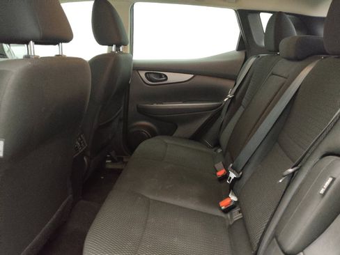 Used 2020 Nissan Rogue Sport S image 18