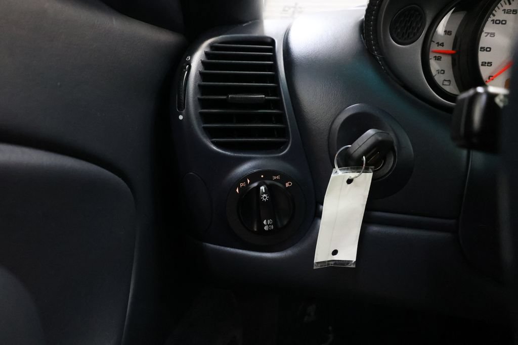 Used 2004 Porsche 911 Turbo AWD/4WD image 94