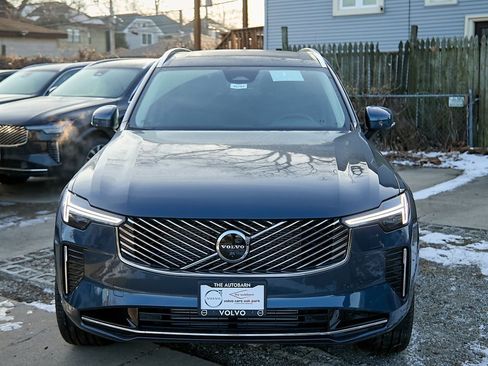 New 2026 Volvo XC90 T8 Plus image 5