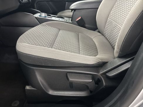 Used 2022 Ford Escape SE image 12