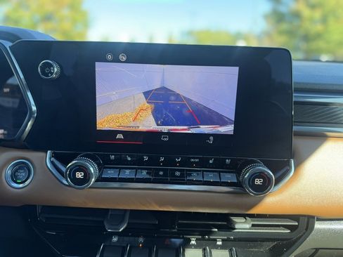 Used 2023 GMC Canyon AT4 w/ AT4 Premium Package image 22