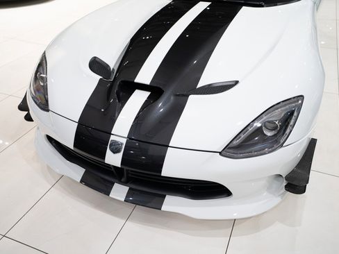 Used 2013 SRT Viper GTS w/ GTS Laguna Interior Pkg image 31