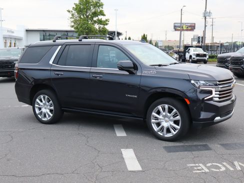 Used 2023 Chevrolet Tahoe High Country w/ Premium Package 2 AWD/4WD image 2