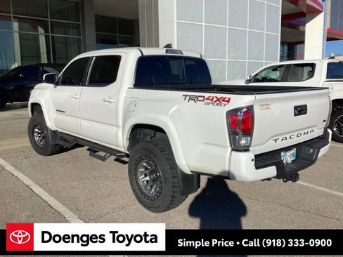 Used 2022 Toyota Tacoma TRD Sport image 6