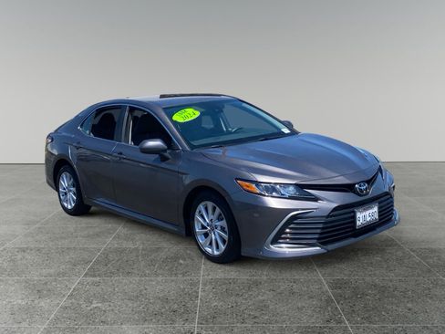Used 2024 Toyota Camry LE FWD image 7