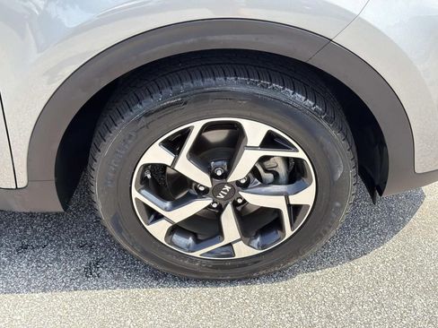 Used 2022 Kia Sportage LX FWD image 12