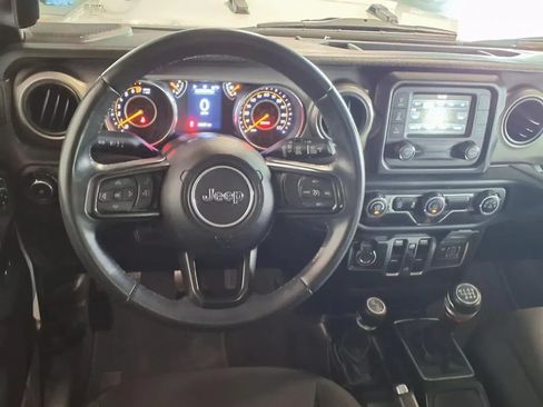 Used 2018 Jeep Wrangler Unlimited Sport S AWD/4WD image 16