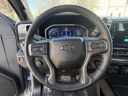 Used 2024 Chevrolet Silverado 2500 ZR2 w/ Technology Package image 14