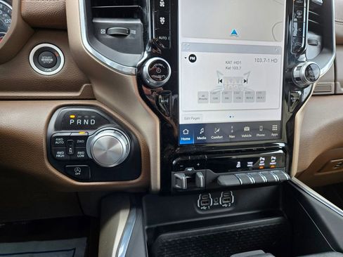Used 2022 RAM 1500 Laramie AWD/4WD image 27