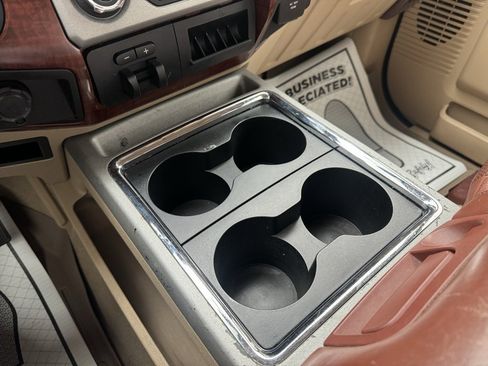 Used 2013 Ford F250 King Ranch w/ King Ranch w/Chrome Pkg image 26