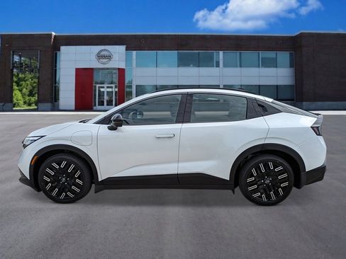 New 2026 Nissan Leaf Platinum+ w/ Cargo Package (Platinum+) FWD image 2