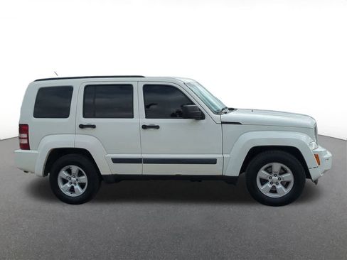 Used 2008 Jeep Liberty Sport image 7