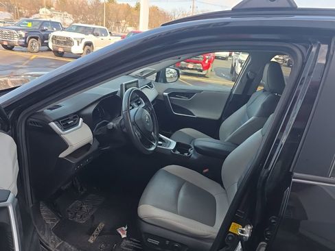 Used 2020 Toyota RAV4 Limited w/ Limited Grade Weather Package image 15