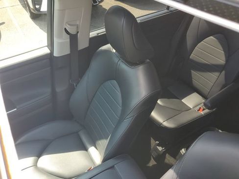 Used 2023 Toyota Highlander XLE FWD image 34