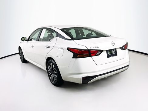 Used 2025 Nissan Altima 2.5 SV FWD image 5