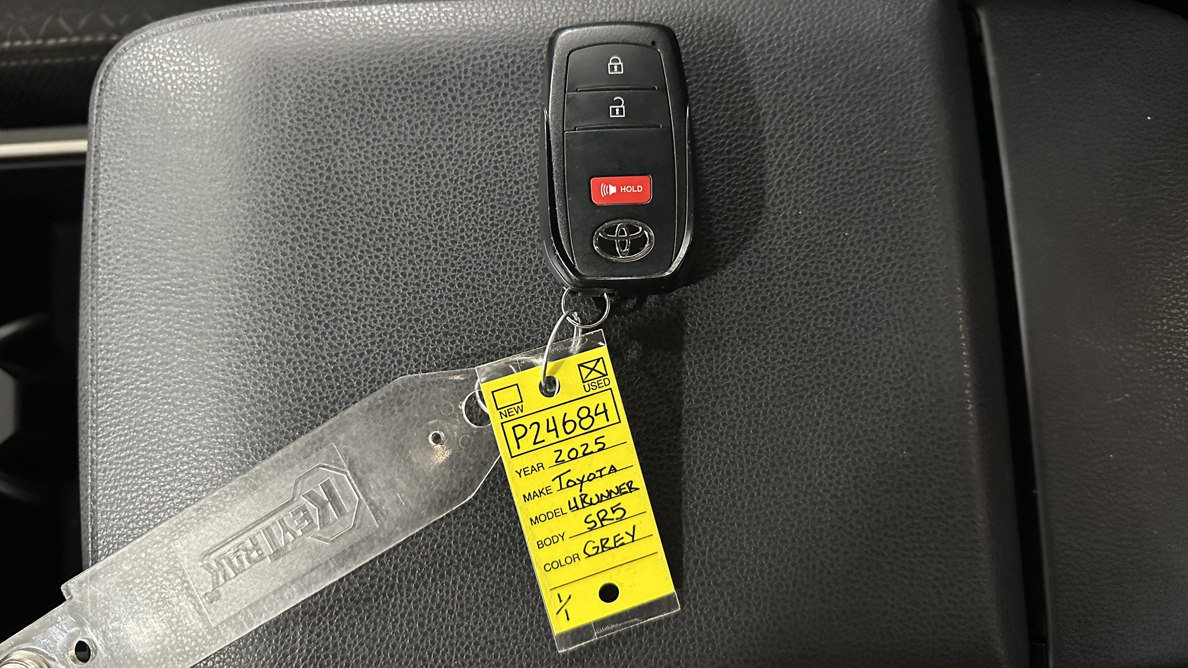 Used 2025 Toyota 4Runner SR5 AWD/4WD image 35