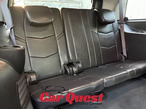 Used 2016 Cadillac Escalade Luxury AWD/4WD image 19