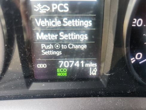Used 2018 Toyota RAV4 LE w/ Carpet Mat Package FWD image 13